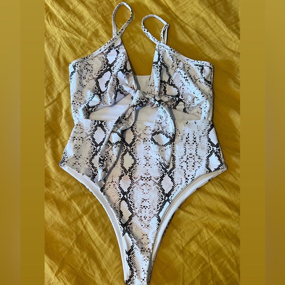 One piece bikini